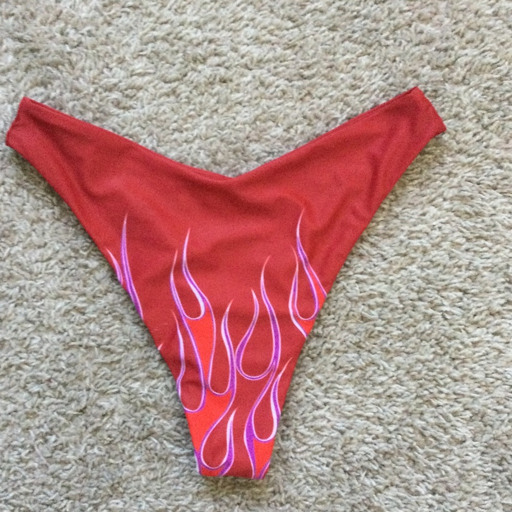 🔥🔥🔥HOST PIC🔥🔥🔥 Flaming Red Bikini - Picture 14 of 16